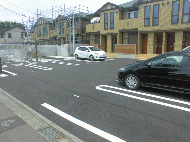 2/4 駐車場
