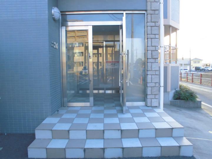 13/22 エントランス