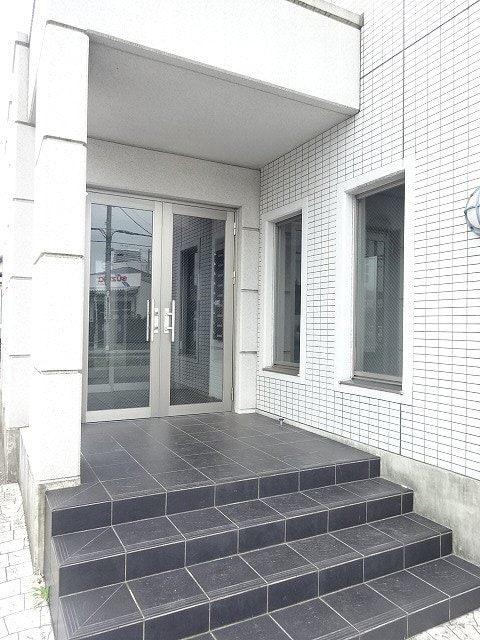 22/30 エントランス