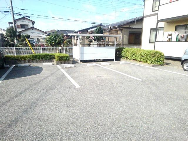 14/20 駐車場