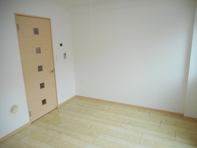 22/28 エントランス