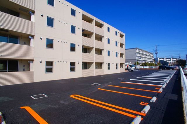 2/7 駐車場
