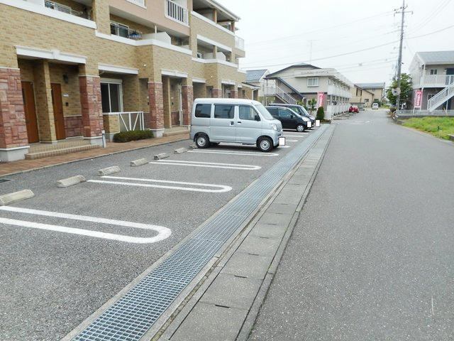 14/20 駐車場
