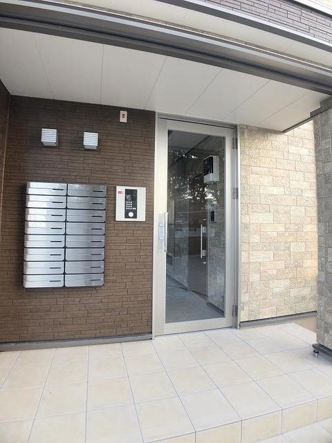 14/20 エントランス