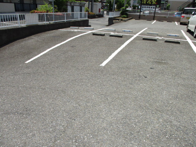20/26 駐車場
