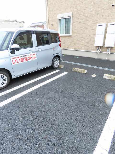14/23 駐車場
