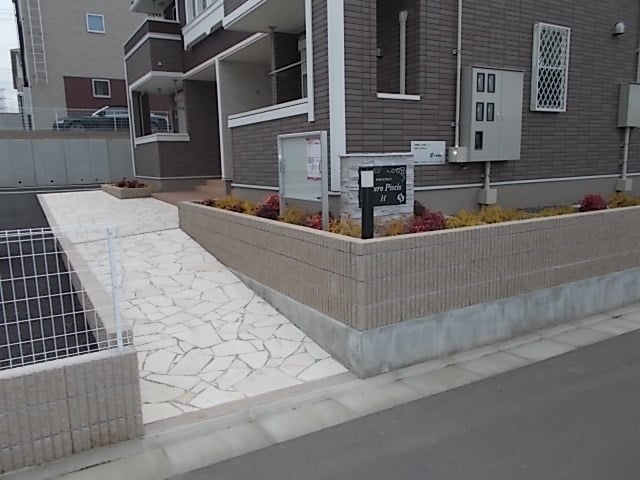 14/20 エントランス