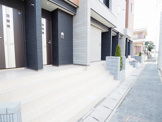 13/24 エントランス