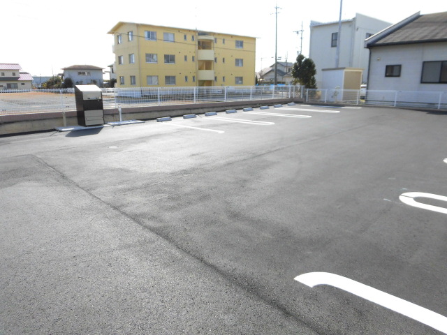 22/28 駐車場