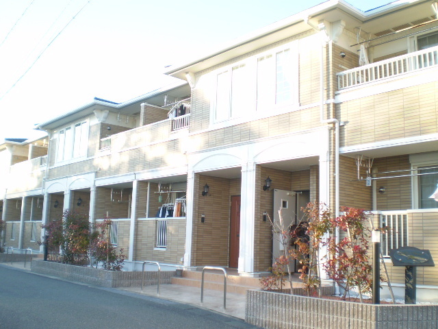 16/23 エントランス