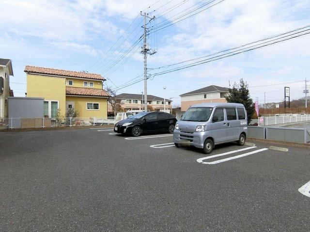 2/4 駐車場