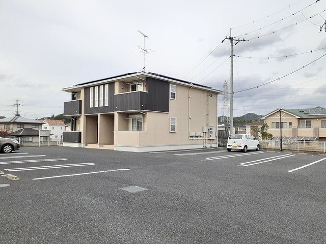 13/19 駐車場