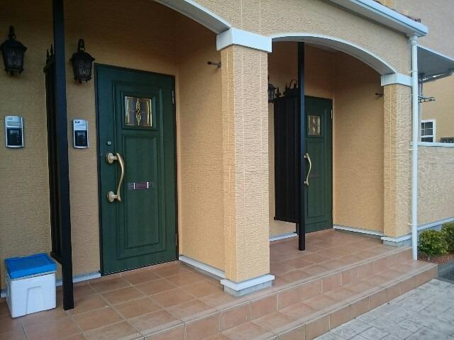 18/25 エントランス