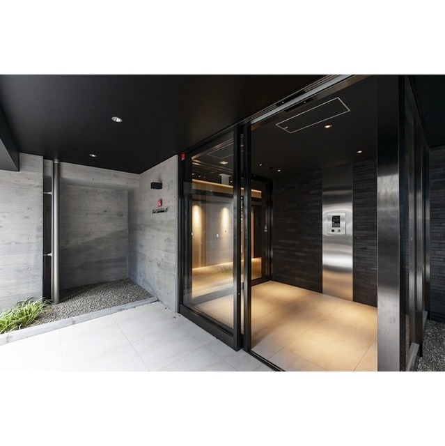 3/4 エントランス