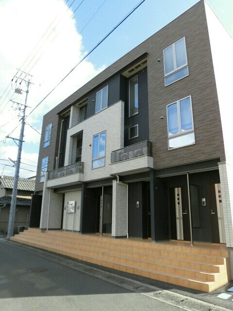 14/19 エントランス