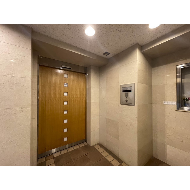 22/30 エントランス