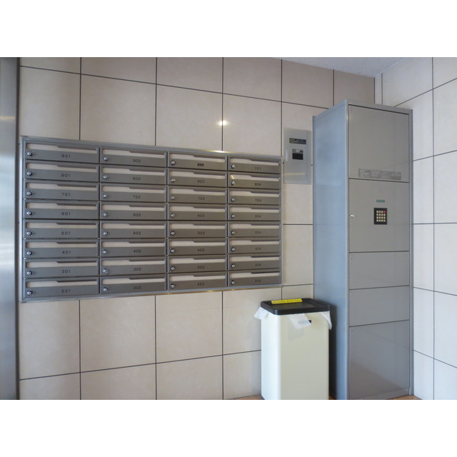 19/25 エントランス