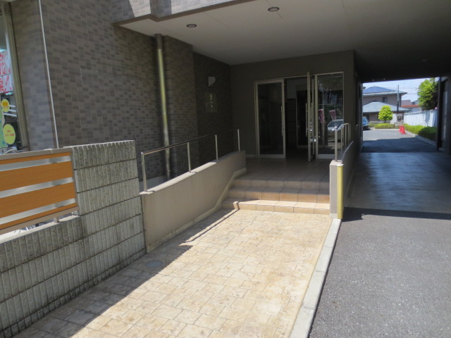 20/30 エントランス