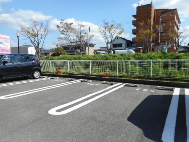 14/20 駐車場