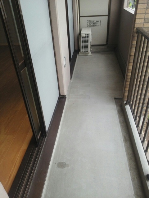 18/28 バルコニー