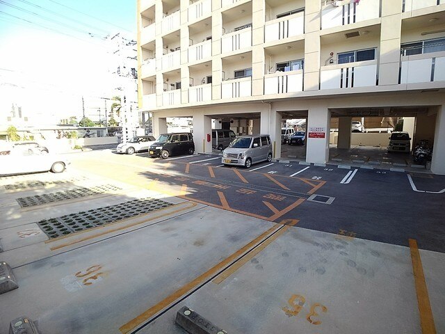 14/21 駐車場