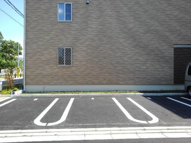 14/20 駐車場