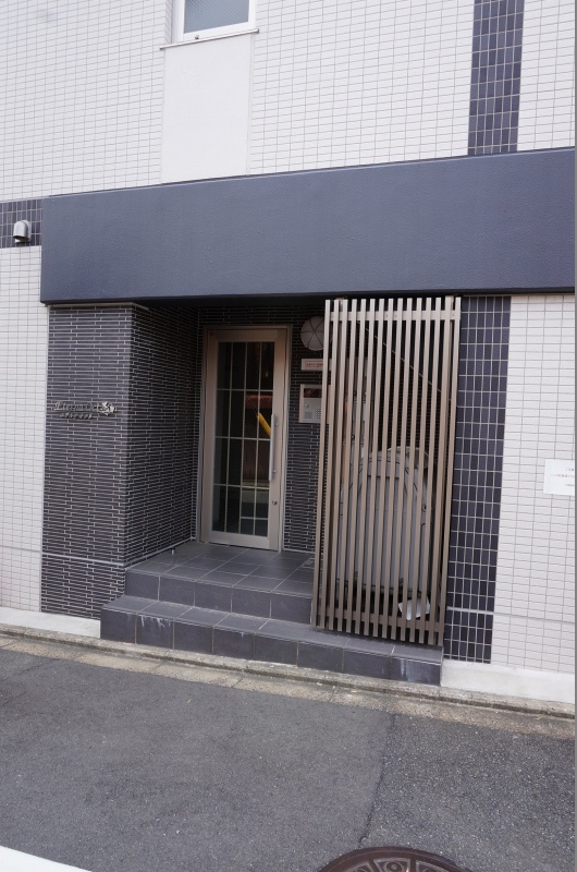 19/28 エントランス