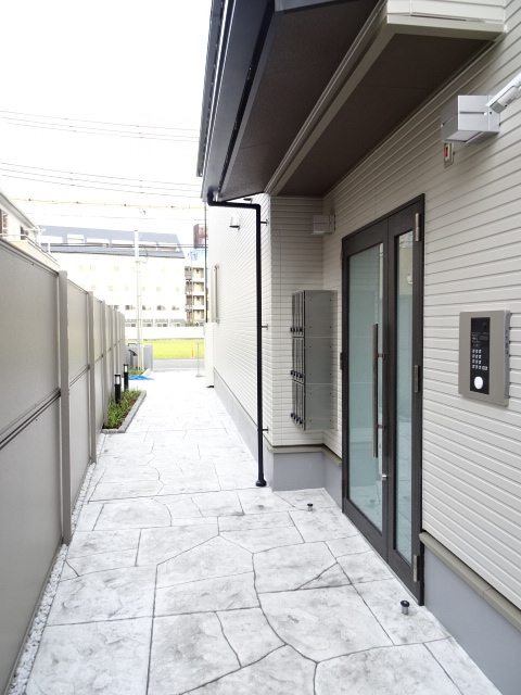 14/20 エントランス