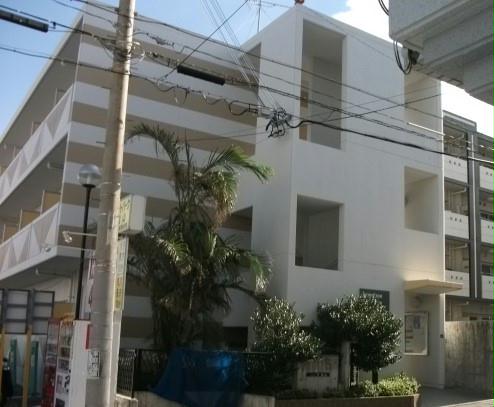 13/14 エントランス