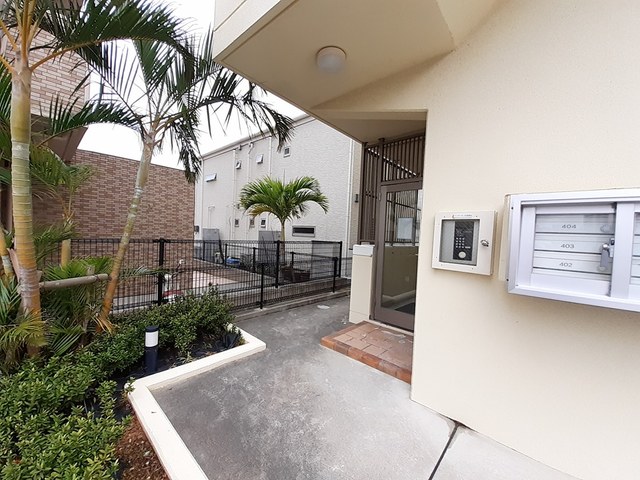 14/20 エントランス