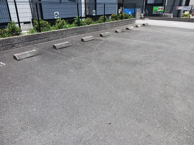 16/23 駐車場