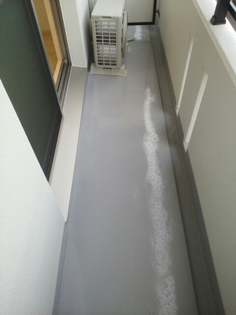 13/20 バルコニー