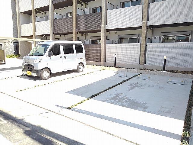 14/20 駐車場