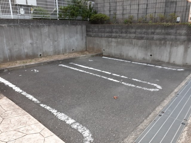 18/24 駐車場