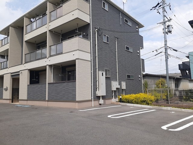 18/24 駐車場
