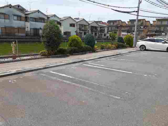 18/24 駐車場