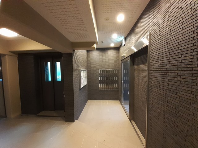 13/20 エントランス