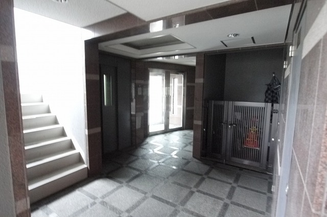 14/20 エントランス