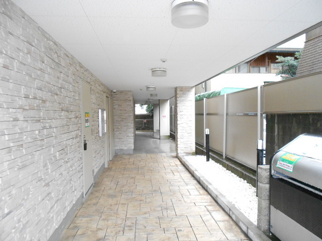 14/20 エントランス