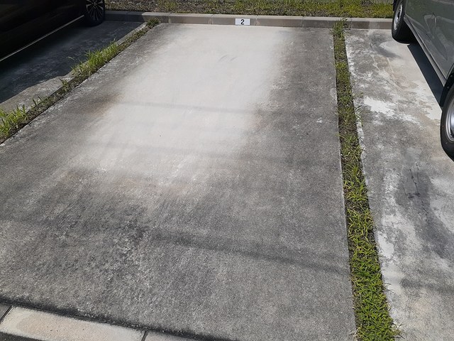 22/28 駐車場