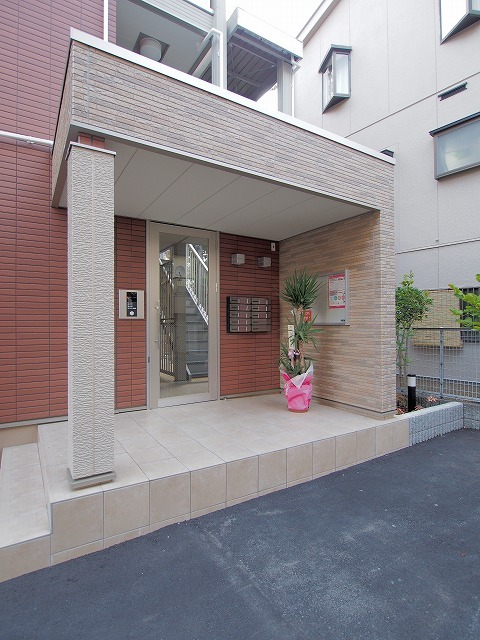 14/20 エントランス