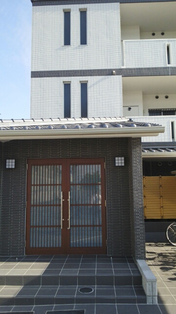 18/25 エントランス