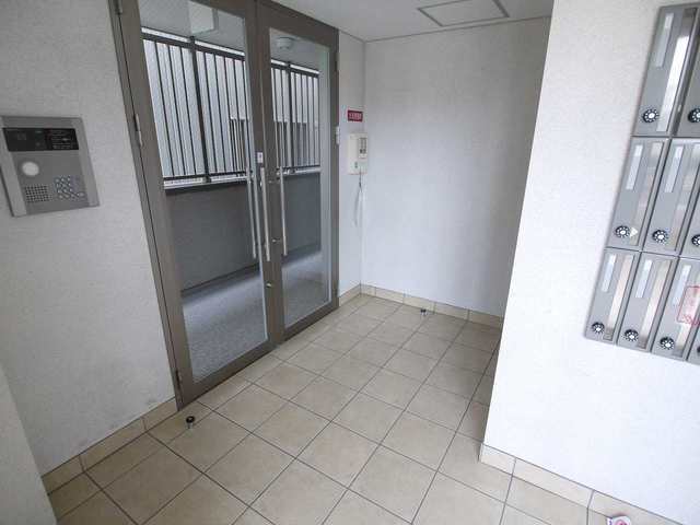 21/30 エントランス