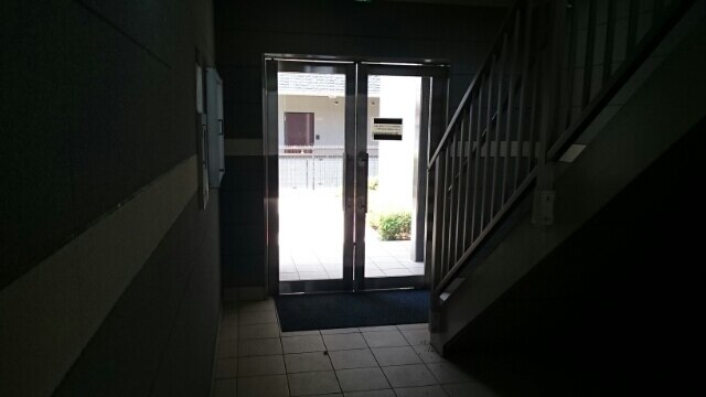 22/28 エントランス