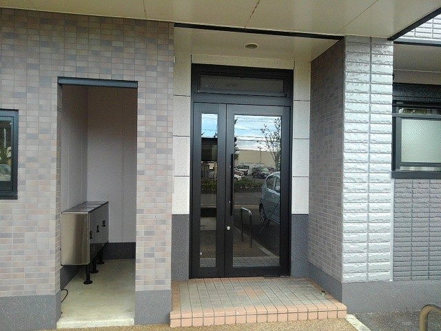 22/28 エントランス