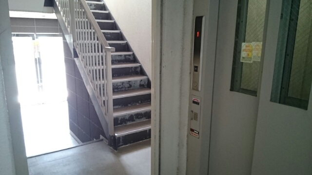 13/20 エントランス