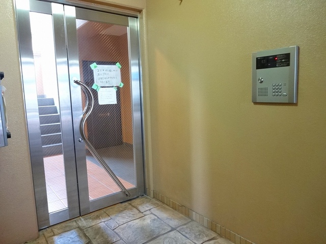 14/26 エントランス