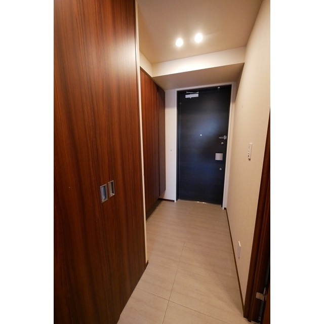 19/30 エントランス