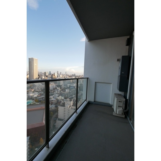 20/30 エントランス