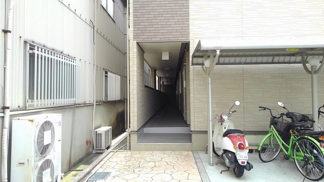 13/20 エントランス